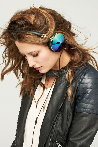 128b37c91fd752891edc63a0470e3f32--fashion-headphones-headphones-earbuds