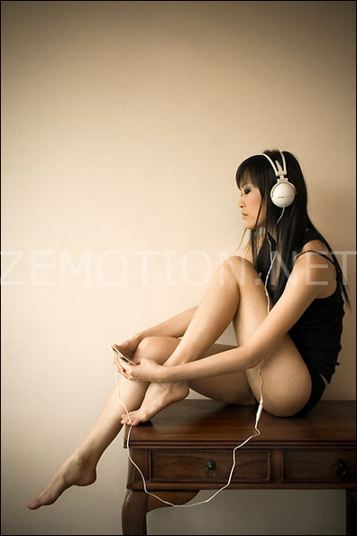 Headphones_are_Stylish__by_zemotion.jpg