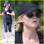 reese-witherspoon-jogger-blogger