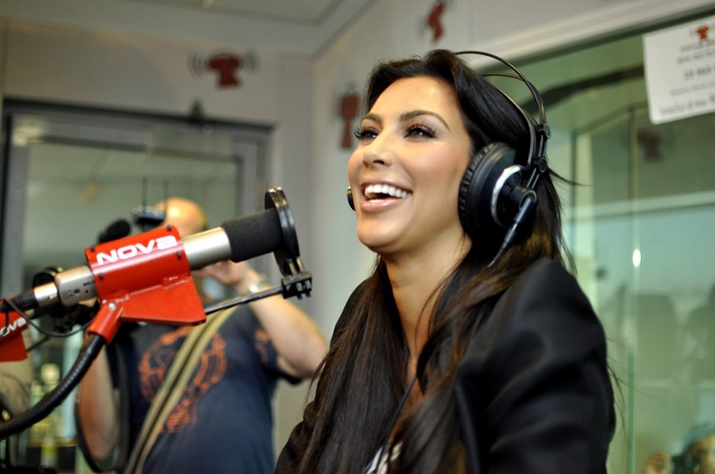 Kim-Kardashian-hots-up-the-Nova-studios-123555.jpg