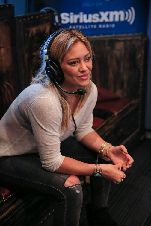 hilary-duff-siriusxm-hits-1-s-the-morning-mash-up-broadcast-in-los-angeles 10