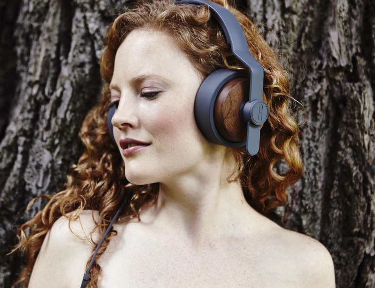 Solid-Wood-Over-Ear-Headphones-by-Grain-Audio-03