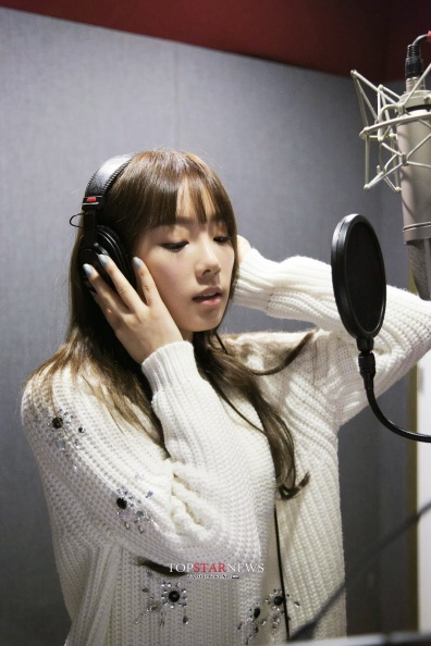 140303-snsd-taeyeon-colorful-recording-jtbc-campaign-song2.jpg