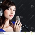 singer-microphone-14716750.jpg