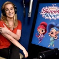 Kellie-Pickler-Voices-Genie-Pirate-Zora-In-Nickelodeon-Preschool-Shimmer-And-Shine-Nick-Jr-Recording-Booth-Studio