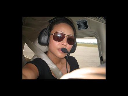 20100315-female-pilot-442x332.jpg
