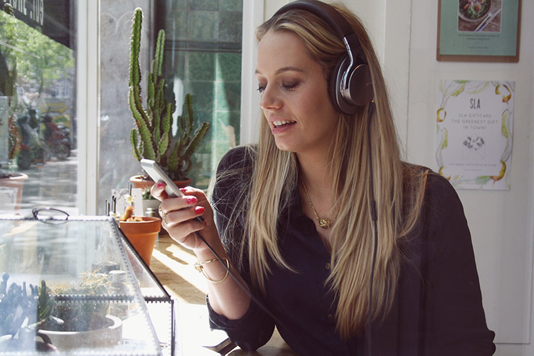 sony-mdr1-headphones-review-fashion-blogger15.jpg