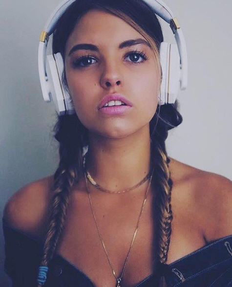 headphones2.jpg
