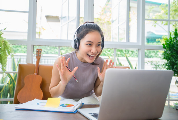 asian-businesswomen-is-using-notebook-computers-wear-headphones-online-meetings-working-from-home_33718-1735.jpg